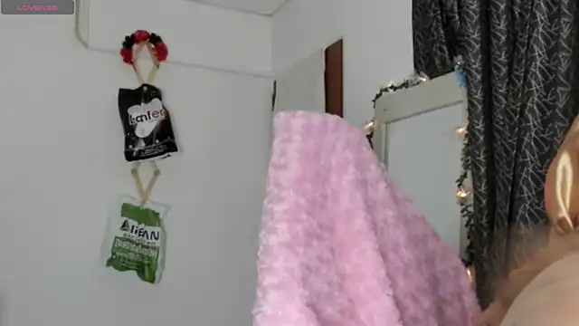 Snapshot of dalila_kemur chatting on 07.19.26 dalila kemur online show from 07.19.26