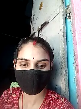 Snapshot of Nishaa_ji chatting on 10.05.25 Nishaa ji online show from 10.05.25