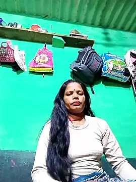 Snapshot of Sapna_ji45 chatting on 10.18.25 Sapna ji45 online show from 10.18.25