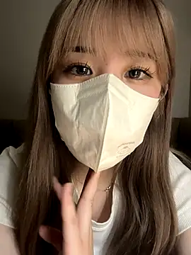 Snapshot of Una_chan_ chatting on 09.16.25 Una chan  online show from 09.16.25