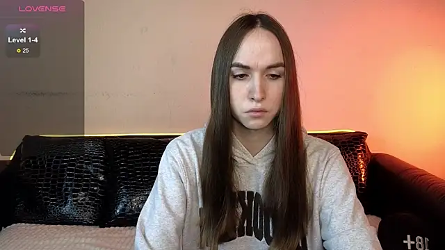 Angeel Kate online show from 09.26.25