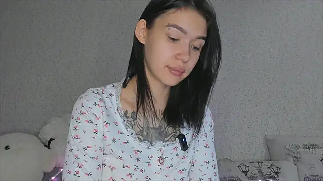 ArianaWalker77 online show from 09.28.25