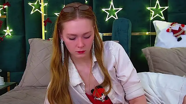 AgataFoxley online show from 12.04.25