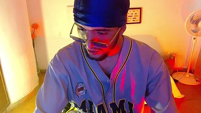 Zyon benet1 online show from 10.01.25