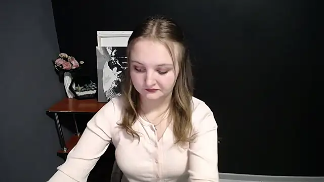 Snapshot of Mystic_nikole chatting on 10.07.25 Mystic nikole online show from 10.07.25