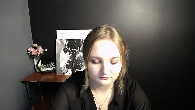 Snapshot of Mystic_nikole chatting on 10.08.25 Mystic nikole online show from 10.08.25