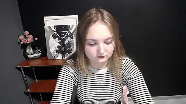 Snapshot of Mystic_nikole chatting on 10.22.25 Mystic nikole online show from 10.22.25