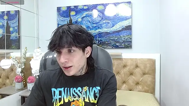 Snapshot of Iantwink18 chatting on 12.17.25 Iantwink18 online show from 12.17.25