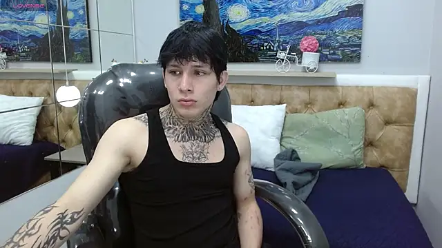 Snapshot of Iantwink18 chatting on 01.05.26 Iantwink18 online show from 01.05.26