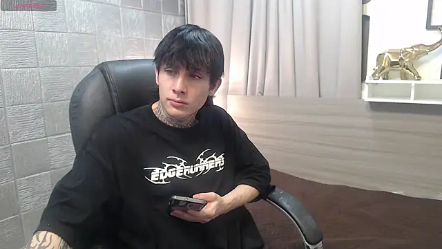 Snapshot of Iantwink18 chatting on 01.15.26 Iantwink18 online show from 01.15.26