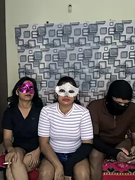 Family02 online show from 12.17.25