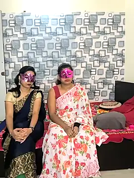 Family02 online show from 12.18.25