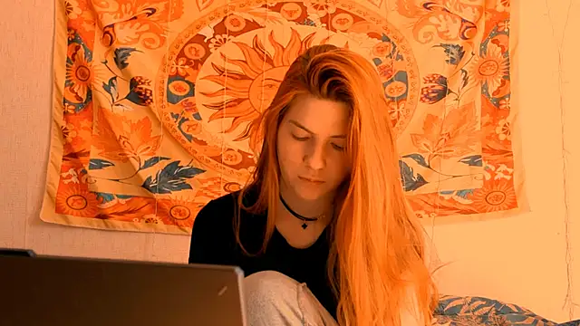 Snapshot of AliceCUNTach chatting on 07.18.26 AliceCUNTach online show from 07.18.26