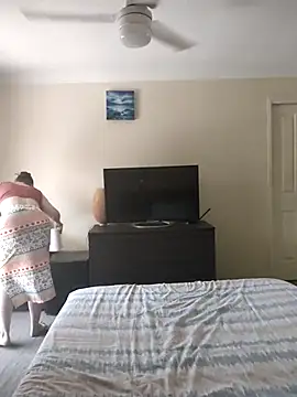 aussiepeaches online show from 09.22.25