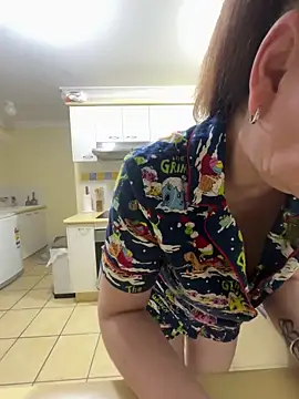 aussiepeaches online show from 12.03.25