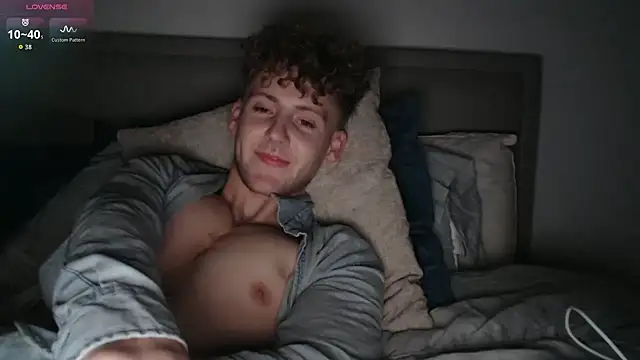 DominantAlex18 online show from 04.15.26