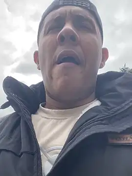 Snapshot of Misterjhons2 chatting on 09.20.25 Misterjhons2 online show from 09.20.25