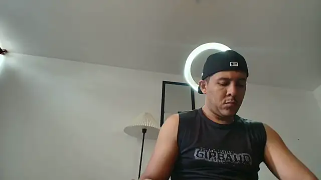 Snapshot of Misterjhons2 chatting on 10.08.25 Misterjhons2 online show from 10.08.25