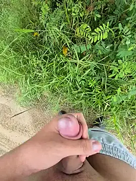 Snapshot of winter0cold_ chatting on 10.27.25 winter0cold online show from 10.27.25