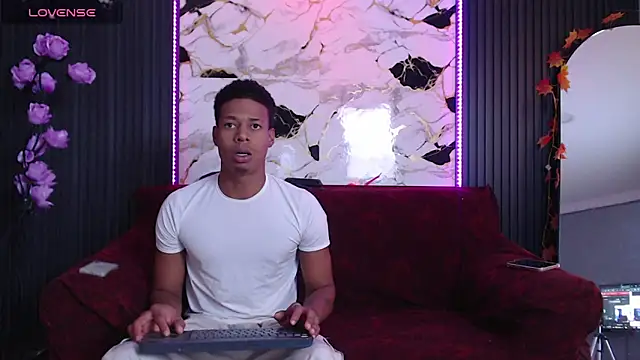 SpicyBoys X online show from 11.12.25