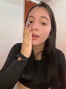 Snapshot of Angeldusttt chatting on 10.14.25 Angeldusttt online show from 10.14.25