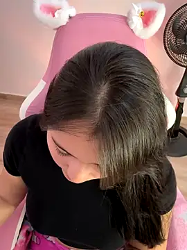 Snapshot of Angeldusttt chatting on 10.22.25 Angeldusttt online show from 10.22.25