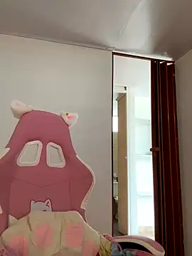 Snapshot of Angeldusttt chatting on 10.23.25 Angeldusttt online show from 10.23.25