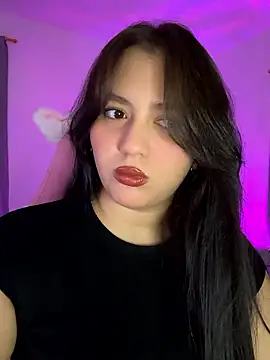 Snapshot of Angeldusttt chatting on 11.04.25 Angeldusttt online show from 11.04.25