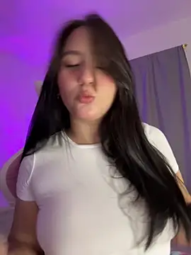 Snapshot of Angeldusttt chatting on 11.11.25 Angeldusttt online show from 11.11.25