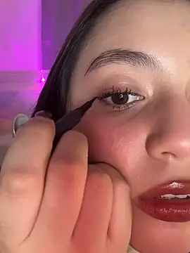 Snapshot of Angeldusttt chatting on 11.18.25 Angeldusttt online show from 11.18.25