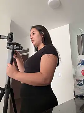 Snapshot of Angeldusttt chatting on 11.20.25 Angeldusttt online show from 11.20.25