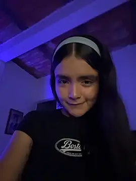 Snapshot of Ashley_and_Zoe chatting on 11.26.25 Ashley and Zoe online show from 11.26.25