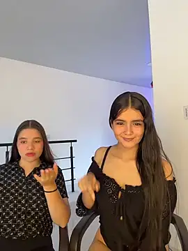 Snapshot of Ashley_and_Zoe chatting on 02.07.26 Ashley and Zoe online show from 02.07.26