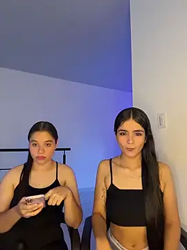 Snapshot of Ashley_and_Zoe chatting on 02.08.26 Ashley and Zoe online show from 02.08.26