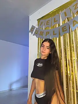 Snapshot of Ashley_and_Zoe chatting on 02.12.26 Ashley and Zoe online show from 02.12.26