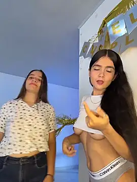 Snapshot of Ashley_and_Zoe chatting on 02.14.26 Ashley and Zoe online show from 02.14.26