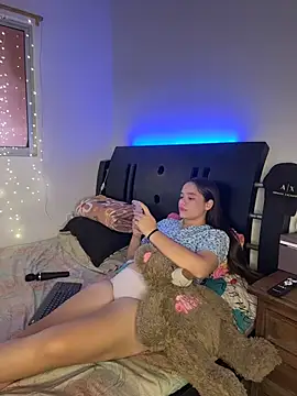 Snapshot of Ashley_and_Zoe chatting on 03.01.26 Ashley and Zoe online show from 03.01.26