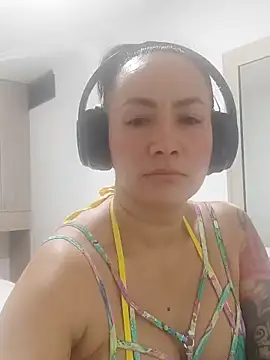 Anilina1212 online show from 10.28.25