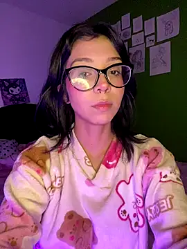 Snapshot of Valen-Foxx chatting on 10.01.25 Valen-Foxx online show from 10.01.25