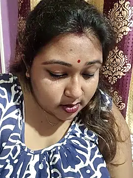 Snapshot of hotbhabhi011 chatting on 04.08.26 hotbhabhi011 online show from 04.08.26