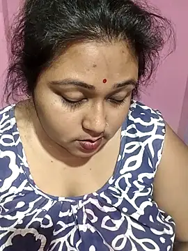 Snapshot of hotbhabhi011 chatting on 04.10.26 hotbhabhi011 online show from 04.10.26