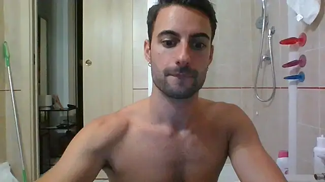 Amicisegreti online show from 10.04.25