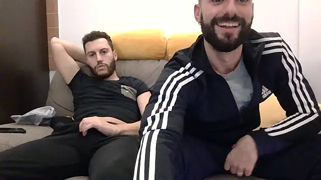 Amicisegreti online show from 11.28.25