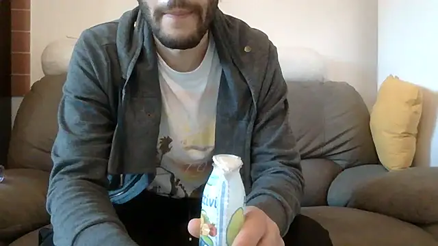 Amicisegreti online show from 04.04.26