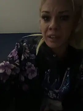 Snapshot of DesireableBlonde chatting on 05.14.26 DesireableBlonde online show from 05.14.26