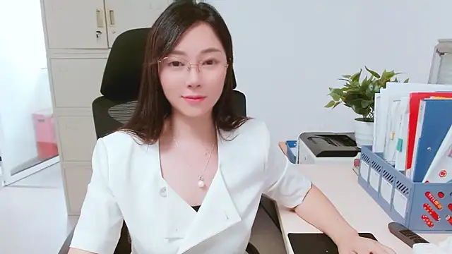 OL-Lily online show from 10.10.25