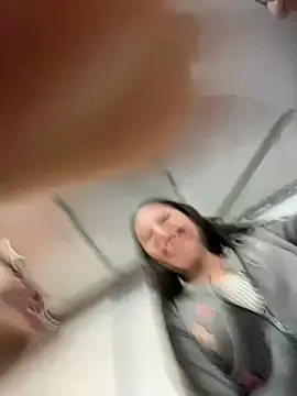 Snapshot of llanera64 chatting on 09.10.25 llanera64 online show from 09.10.25