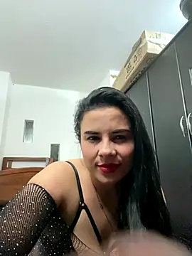 Snapshot of llanera64 chatting on 09.18.25 llanera64 online show from 09.18.25
