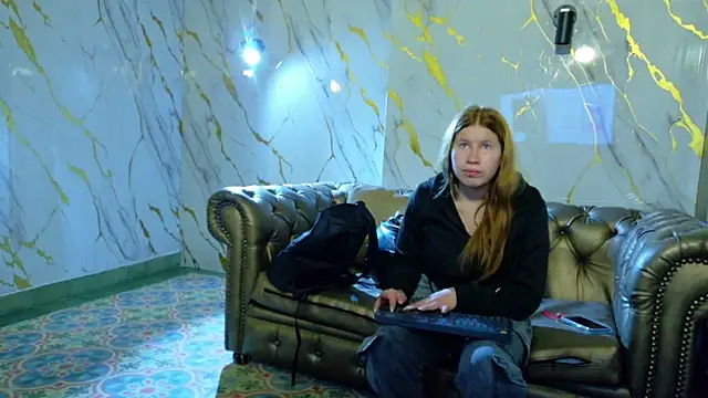 Olivia11  online show from 12.18.25