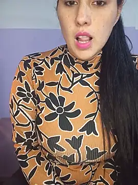 Snapshot of kariciasecreta chatting on 05.24.26 kariciasecreta online show from 05.24.26